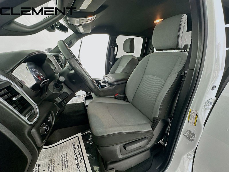 Ram 2500 Vehicle Full-screen Gallery Image 28