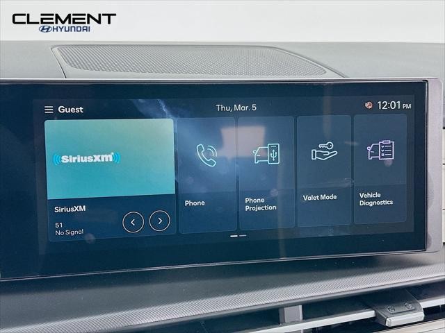 Hyundai Santa Fe Vehicle Full-screen Gallery Image 17