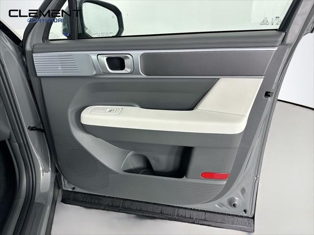 Hyundai Santa Fe Vehicle Full-screen Gallery Image 29