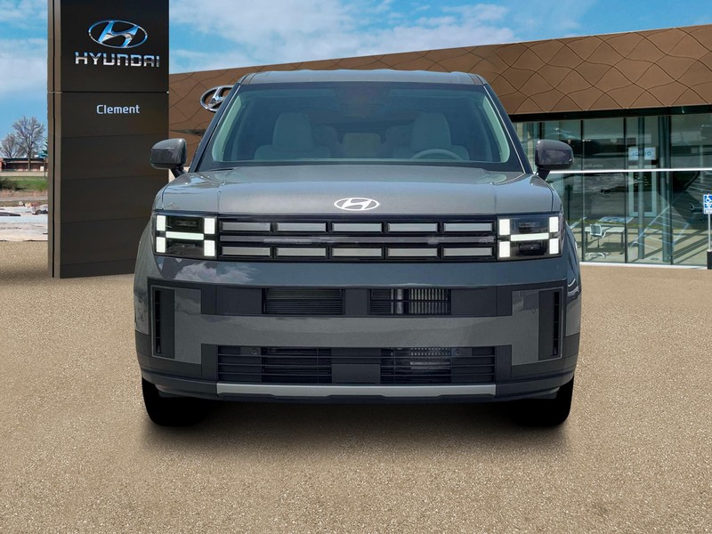 Hyundai Santa Fe Vehicle Full-screen Gallery Image 12