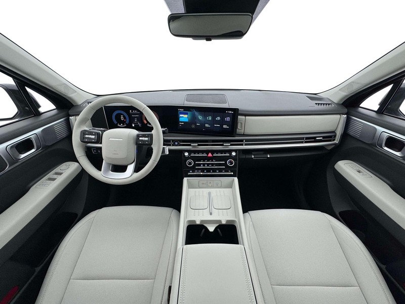 Hyundai Santa Fe Vehicle Full-screen Gallery Image 13