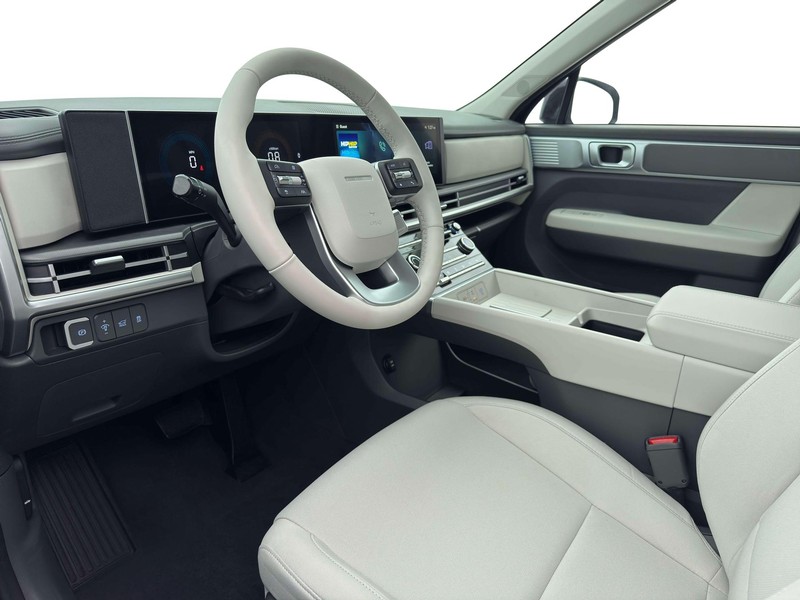 Hyundai Santa Fe Vehicle Full-screen Gallery Image 14