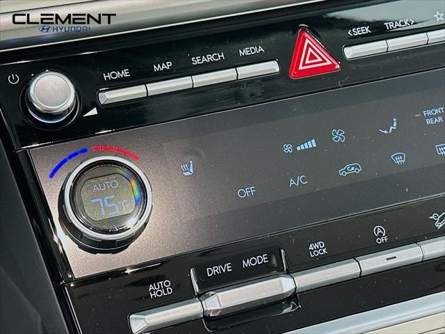 Hyundai Santa Fe Vehicle Full-screen Gallery Image 20