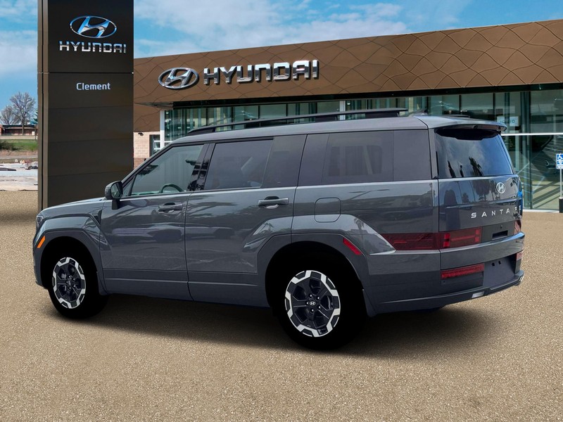 Hyundai Santa Fe Vehicle Full-screen Gallery Image 4