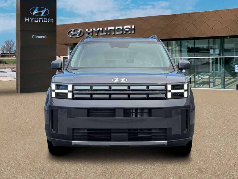 Hyundai Santa Fe Vehicle Full-screen Gallery Image 12