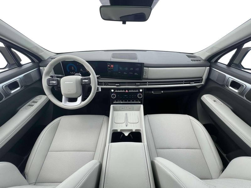 Hyundai Santa Fe Vehicle Full-screen Gallery Image 13