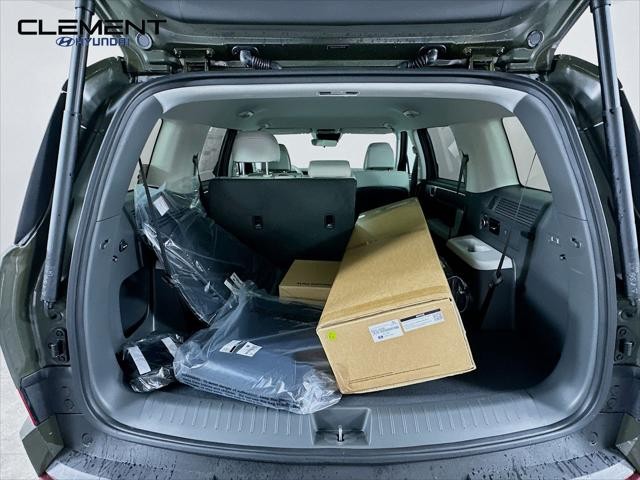 Hyundai Santa Fe Vehicle Full-screen Gallery Image 9