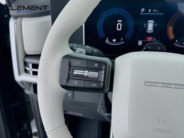 Hyundai Santa Fe Vehicle Full-screen Gallery Image 14