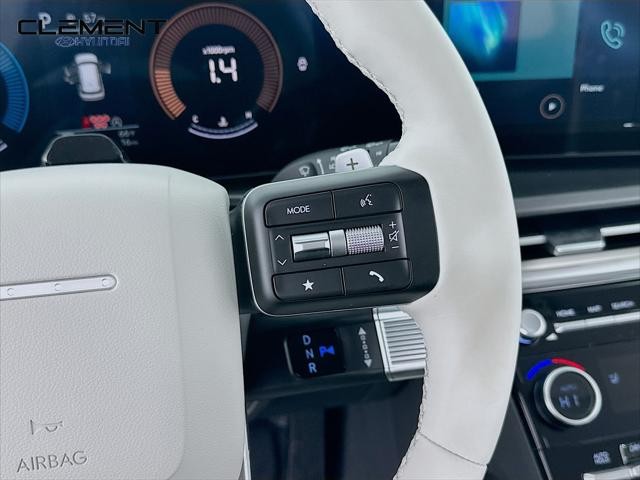 Hyundai Santa Fe Vehicle Full-screen Gallery Image 15