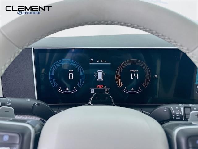 Hyundai Santa Fe Vehicle Full-screen Gallery Image 16