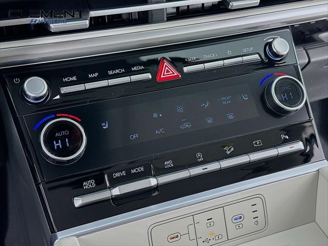 Hyundai Santa Fe Vehicle Full-screen Gallery Image 19