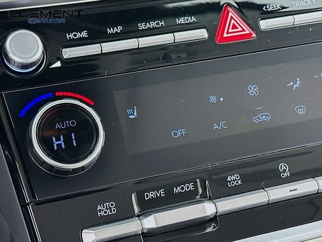 Hyundai Santa Fe Vehicle Full-screen Gallery Image 20