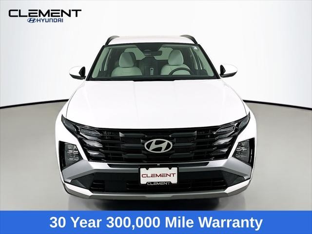 Hyundai Tucson Vehicle Full-screen Gallery Image 2