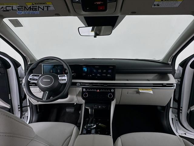 Hyundai Tucson Vehicle Full-screen Gallery Image 11