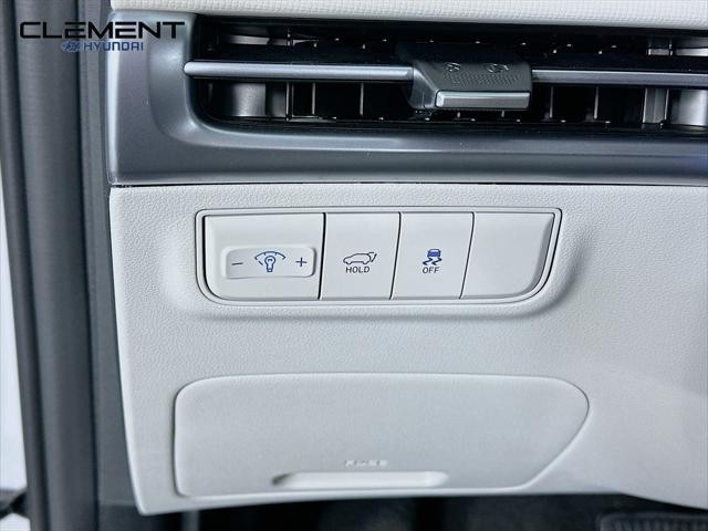 Hyundai Tucson Vehicle Full-screen Gallery Image 12