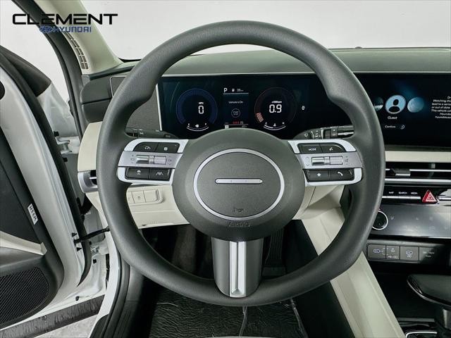 Hyundai Tucson Vehicle Full-screen Gallery Image 13