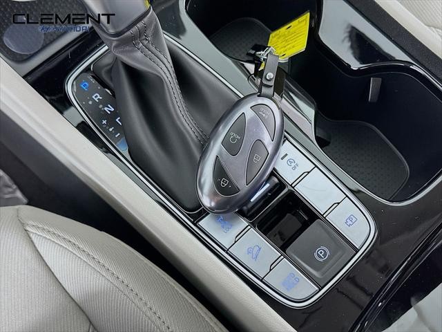 Hyundai Tucson Vehicle Full-screen Gallery Image 21