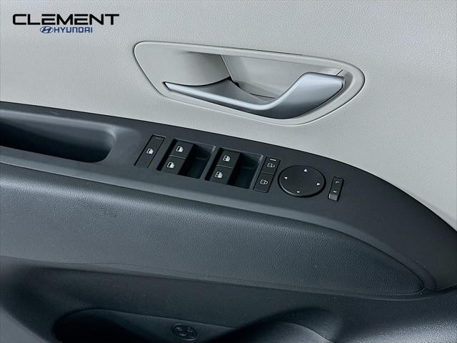 Hyundai Tucson Vehicle Full-screen Gallery Image 22