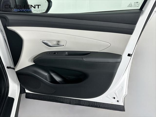 Hyundai Tucson Vehicle Full-screen Gallery Image 30
