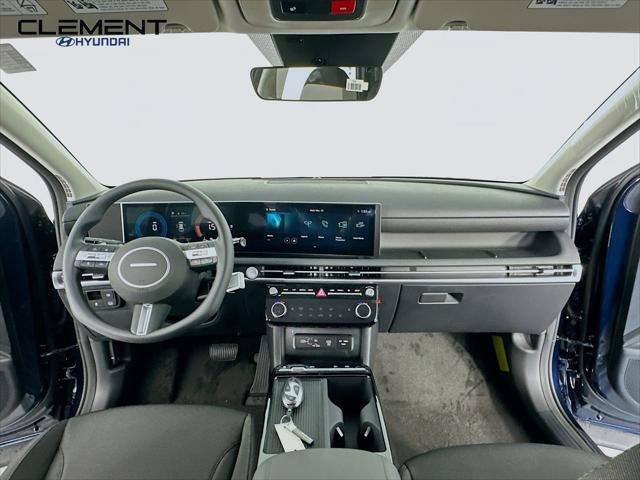 Hyundai Tucson Hybrid Vehicle Full-screen Gallery Image 11