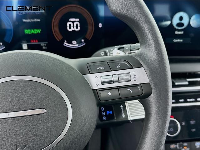 Hyundai Tucson Hybrid Vehicle Full-screen Gallery Image 15