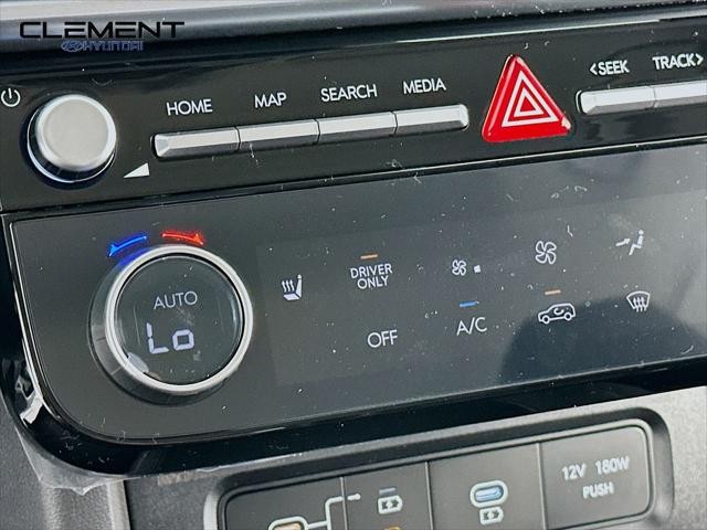 Hyundai Tucson Hybrid Vehicle Full-screen Gallery Image 20