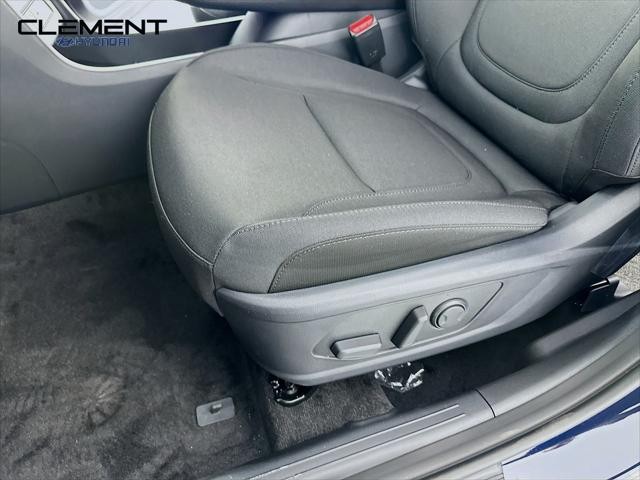 Hyundai Tucson Hybrid Vehicle Full-screen Gallery Image 24