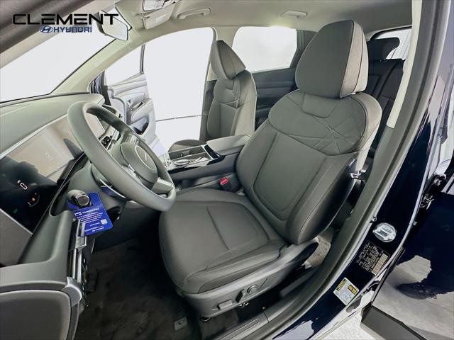 Hyundai Tucson Hybrid Vehicle Full-screen Gallery Image 25