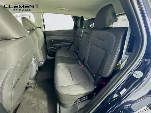 Hyundai Tucson Hybrid Vehicle Full-screen Gallery Image 27