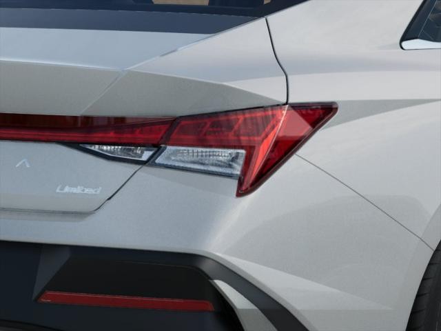 Hyundai Elantra Vehicle Image 10