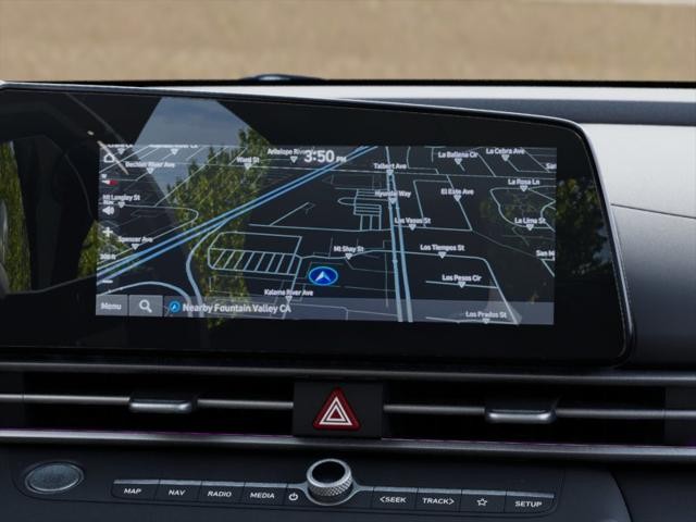 Hyundai Elantra Vehicle Image 13