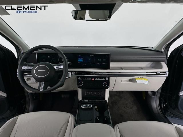 Hyundai Tucson Hybrid Vehicle Full-screen Gallery Image 11