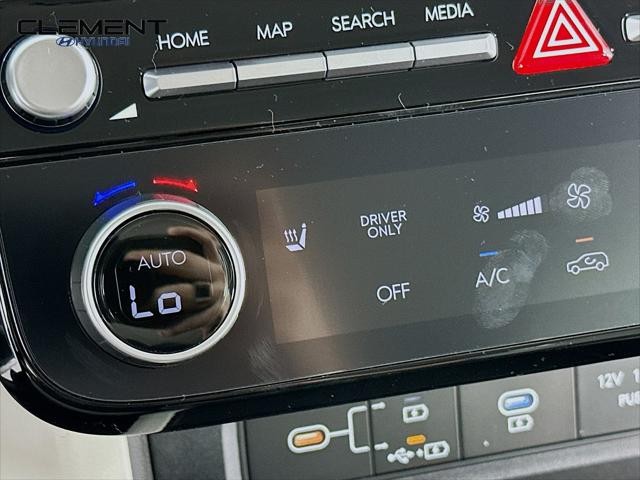 Hyundai Tucson Hybrid Vehicle Full-screen Gallery Image 20