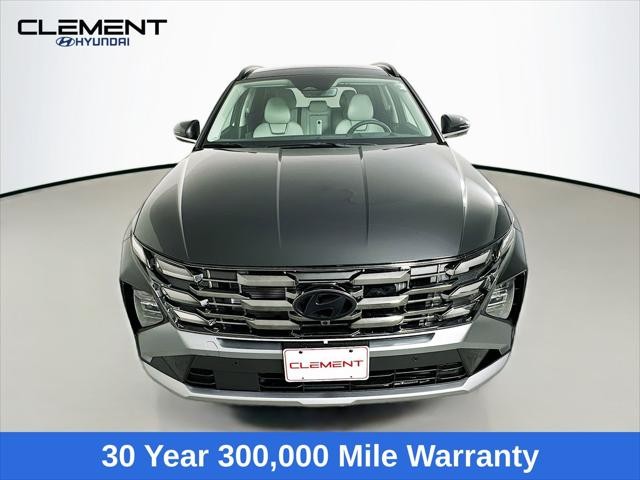 Hyundai Tucson Hybrid Vehicle Full-screen Gallery Image 2