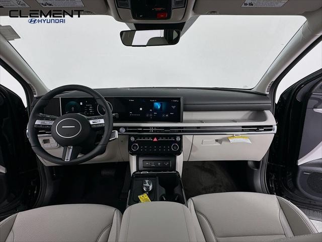 Hyundai Tucson Hybrid Vehicle Full-screen Gallery Image 11