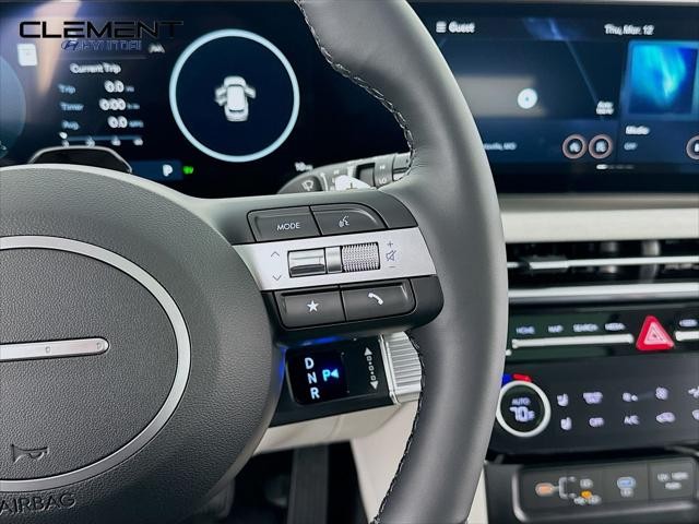 Hyundai Tucson Hybrid Vehicle Full-screen Gallery Image 15