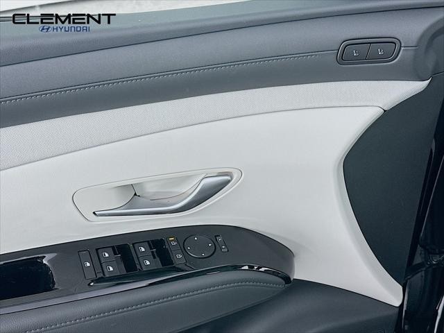 Hyundai Tucson Hybrid Vehicle Full-screen Gallery Image 24