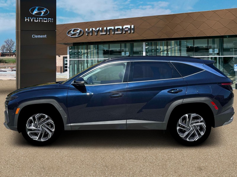 Hyundai Tucson Hybrid Vehicle Full-screen Gallery Image 3