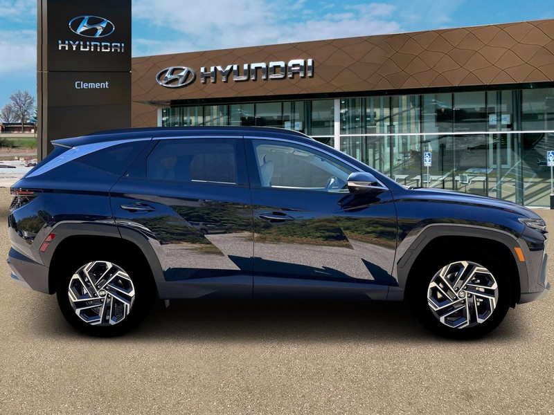 Hyundai Tucson Hybrid Vehicle Full-screen Gallery Image 9
