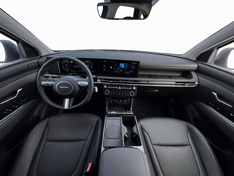 Hyundai Tucson Hybrid Vehicle Full-screen Gallery Image 13