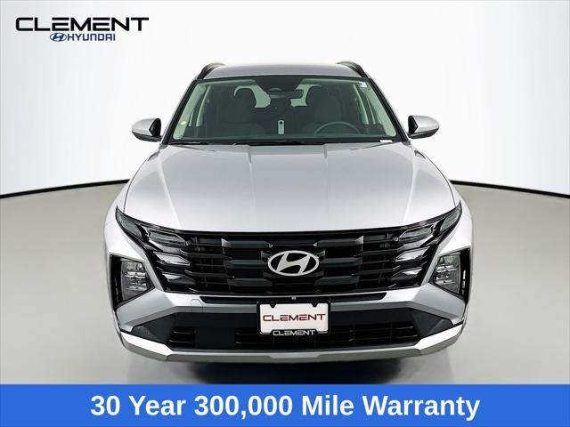 Hyundai Tucson Hybrid Vehicle Full-screen Gallery Image 2