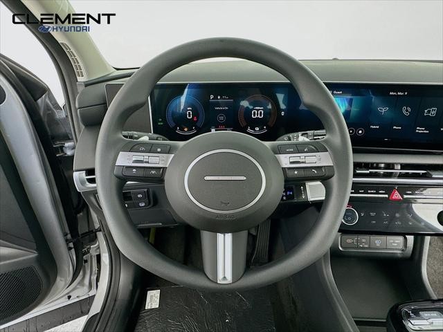 Hyundai Tucson Hybrid Vehicle Full-screen Gallery Image 13