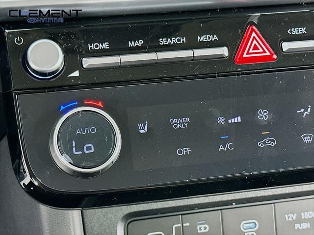 Hyundai Tucson Hybrid Vehicle Full-screen Gallery Image 20