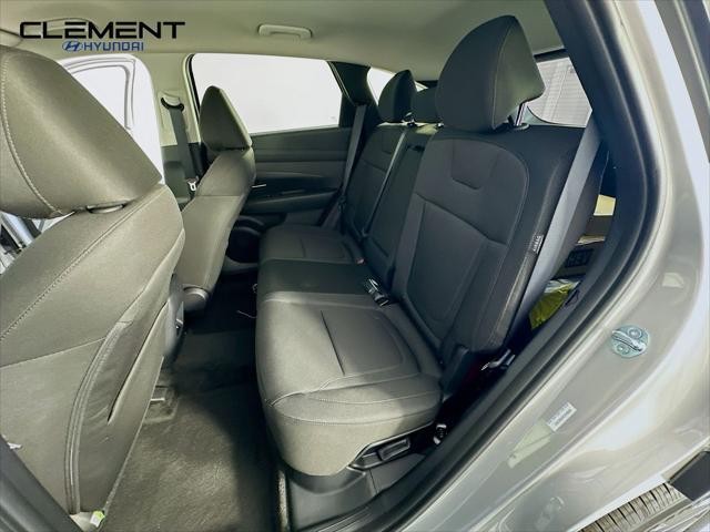 Hyundai Tucson Hybrid Vehicle Full-screen Gallery Image 27