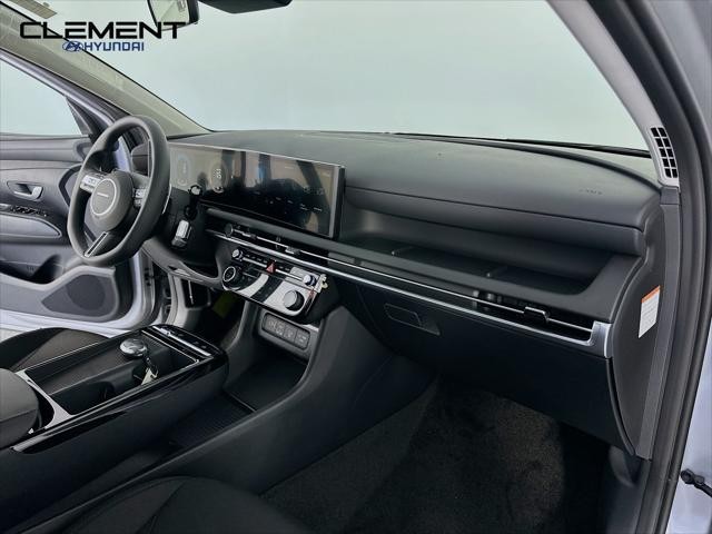 Hyundai Tucson Hybrid Vehicle Full-screen Gallery Image 29