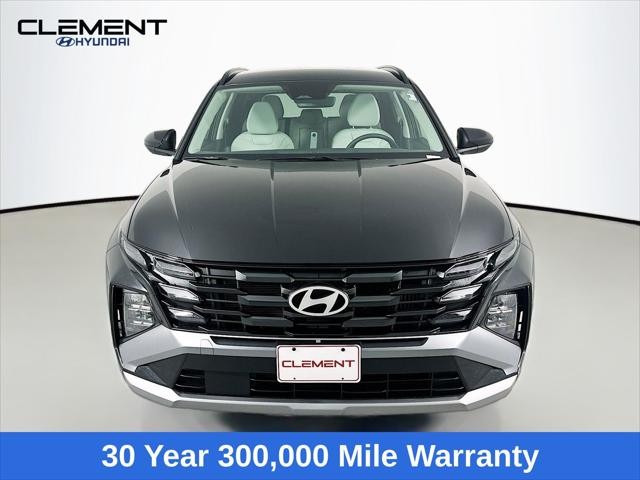 Hyundai Tucson Hybrid Vehicle Full-screen Gallery Image 2