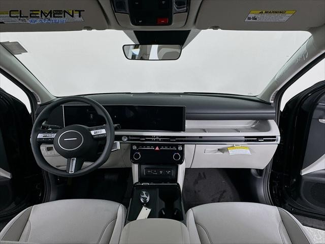 Hyundai Tucson Hybrid Vehicle Full-screen Gallery Image 11