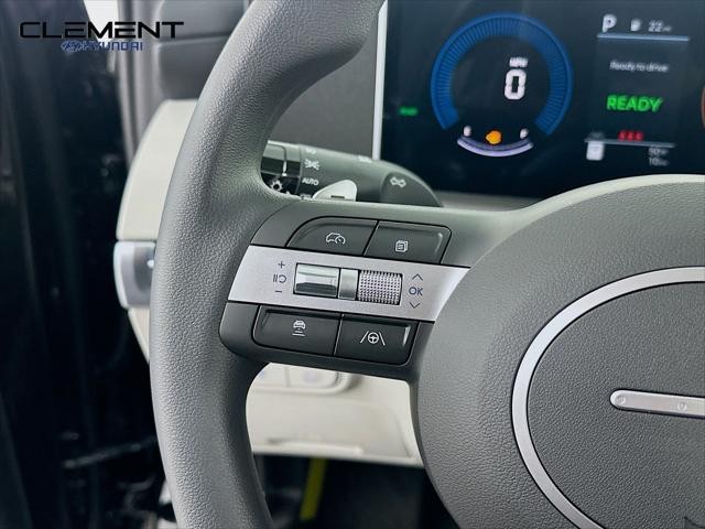 Hyundai Tucson Hybrid Vehicle Full-screen Gallery Image 14