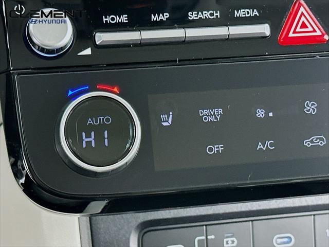 Hyundai Tucson Hybrid Vehicle Full-screen Gallery Image 20