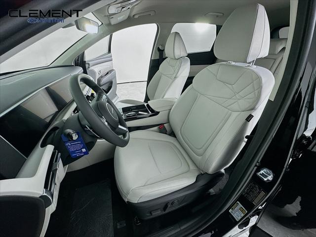 Hyundai Tucson Hybrid Vehicle Full-screen Gallery Image 25